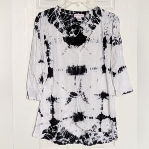 Women's (Small) Black & White Tie-Dye Long Sleeve V-Neck Top/Tee